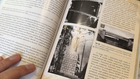 Jedna z publikacji na temat elektrowni w Borach Tucholskich. / Fot. Tomasz Kaźmierski