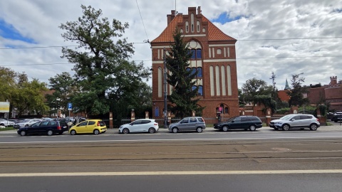 Różne są sposoby na znalezienie miejsca do parkowania w Toruniu. / Fot. Mariusz Luda