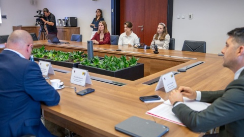 Obwodnica Pakości coraz bliżej. Podpisano porozumienie/fot. Szymon Zdziebło/tarantoga.pl dla UMWKP