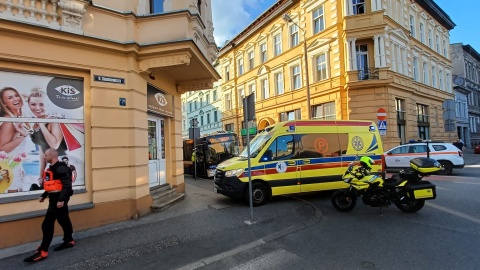 Potrącenie pieszego u zbiegu ulic Śniadeckich i Sienkiewicza w Bydgoszczy/fot. Katarzyna Bogucka