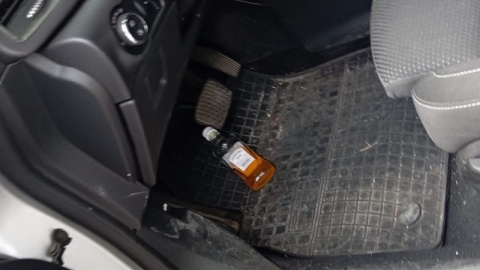 Pijany kierowca został zatrzymany po kolizji przez świadków zdarzenia we Wrześciu w gminie Wicko. / Fot. Materiały policji