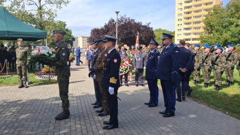 Pod Pomnikiem Lotników na osiedlu Błonie oddano hołd wszystkim poległym oraz zasłużonym na służbie/fot. Damian Klich