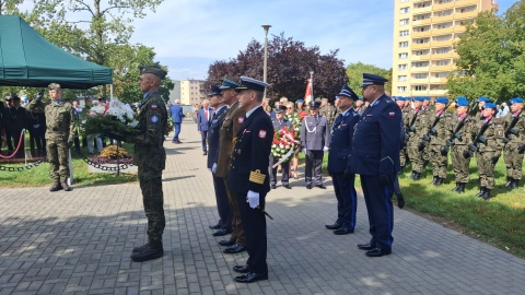 Pod Pomnikiem Lotników na osiedlu Błonie oddano hołd wszystkim poległym oraz zasłużonym na służbie/fot. Damian Klich