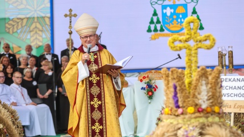 Msza święta, na zdjęciu biskup Szymon Stułkowski/fot. Szymon Zdziebło, tarantoga.pl dla UMWKP