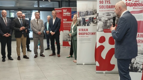 We włocławskiej bibliotece publicznej otwarta została wystawa pt. „Tu rodziła się Solidarność"/fot. Radosław Jagieła