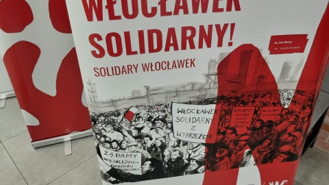 We włocławskiej bibliotece publicznej otwarta została wystawa pt. „Tu rodziła się Solidarność"/fot. Radosław Jagieła