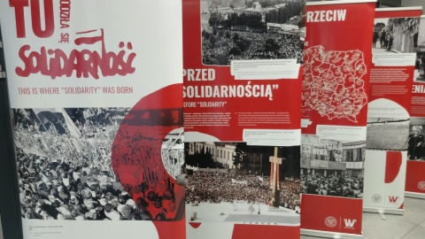 We włocławskiej bibliotece publicznej otwarta została wystawa pt. „Tu rodziła się Solidarność"/fot. Radosław Jagieła