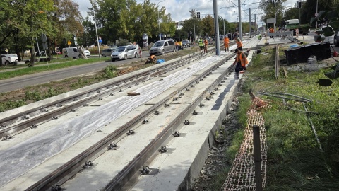 Tramwaje jeżdżą ulicą Kościuszki w Toruniu, ale prace na torach potrwają jeszcze miesiąc/fot. Mariusz Luda