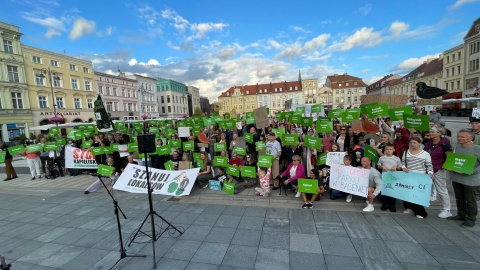 Protest przeciwko budowie kąpieliska w bydgoskim Parku Centralnym. /fot. Natasza Trzebuchowska