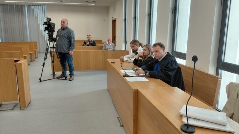 Z prawej strony pełnomocnik i rodzina kobiety, która zginęła w wypadku/fot. Michał Zaręba