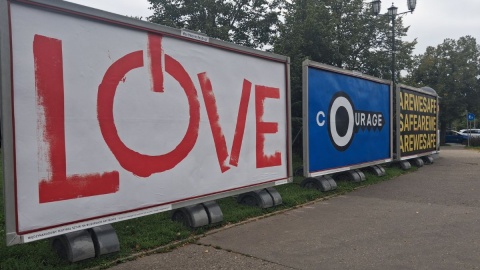 Bilbordy i plakaty w przestrzeni Torunia w ramach Festiwalu Art Moves prezentowane będą do końca września/ Fot. Iwona Muszytowska-Rzeszotek