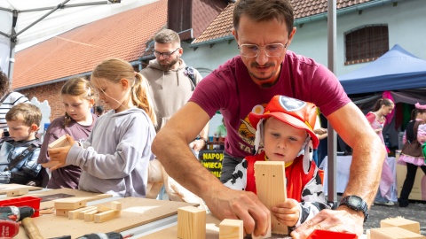 Spotkanie na Zamku Bierzgłowskim rozpoczęła Wielka Parada Bajkowych Bohaterów/ Fot. fot. Mikołaj Kuras dla UMWKP