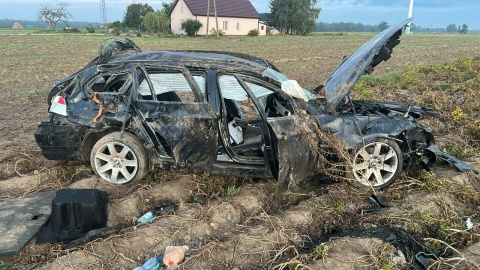 Dachowanie samochodu w miejscowości Kamienna. / Fot. KM PSP we Włocławku