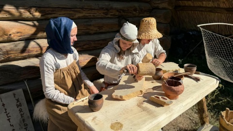 W Biskupinie trwa 31. Festyn Archeologiczny. /fot. Tomasz Kaźmierski