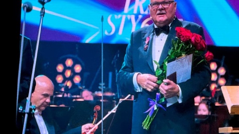 Podczas wieczoru inaugurującego festiwal Cezary Nelkowski - wicedyrektor Filharmonii Pomorskiej został odznaczony najważniejszym wyróżnieniem artystów – brązowym medalem „Zasłużony Kulturze Gloria Artis”/fot. Magdalena Jasińska