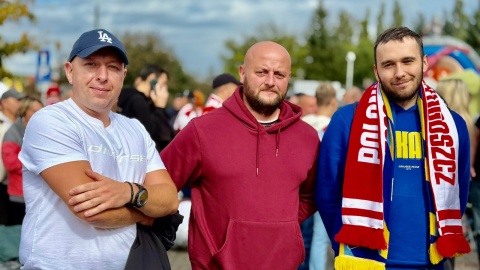 Kibice Abramczyk Polonii Bydgoszcz gromadzą się przy stadionie/fot. Izabela Langner