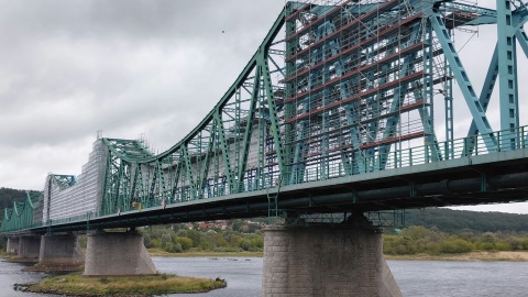 Kierowcy we Włocławku muszą przygotować się na kolejne utrudnienia związane z trwającym remontem stalowego mostu/ Fot. Radosław Jagieła