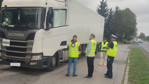 W powiecie radziejowskim służby wzięły pod lupę samochody ciężarowe i dostawcze, które przewożą odpady/fot. KPP Radziejów
