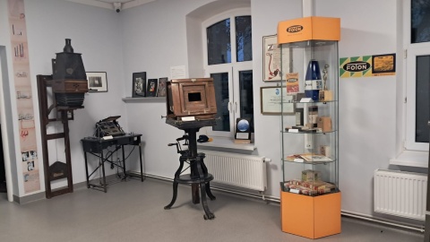 Ponad 150 zabytkowych aparatów fotograficznych. Wystawa „Alfa-Foton – 100 lat bydgoskiego przemysłu fotochemicznego” w bydgoskim Muzeum Fotografii/fot. Bogumiła Wresiło