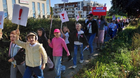 Młodzieży ze Szkoły Podstawowej nr 35 w Toruniu manifestowała przeciwko przemocy/ Fot. Michał Zaręba