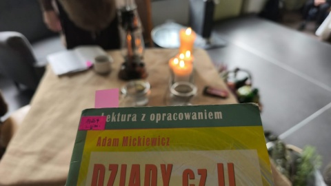 Czytanie „Dziadów, cz. II” w SP 47 w Bydgoszczy/fot. Bartosz Nawrocki
