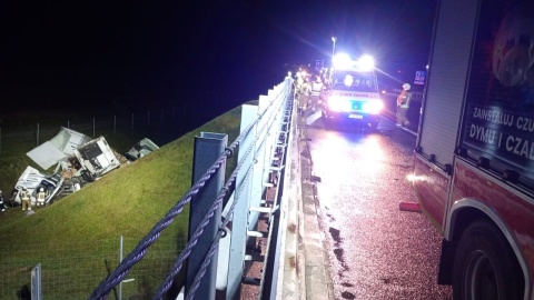 Wypadek ciężarówki na autostradzie A1/fot. Komenda Powiatowa Państwowej Straży Pożarnej w Chełmnie
