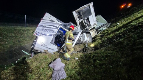 Wypadek ciężarówki na autostradzie A1/fot. Komenda Powiatowa Państwowej Straży Pożarnej w Chełmnie