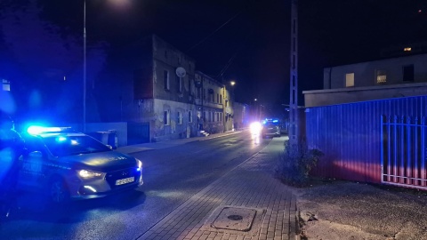 44-latek ruszył w stronę policjantów z nożem, jedna z funkcjonariuszek oddała strzał. Mężczyzna nie żyje/fot. Jarosław Wieprzycki