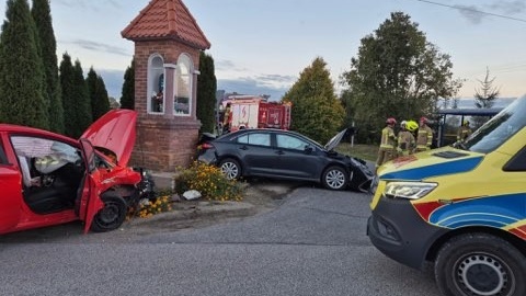 Poważny wypadek w powiecie chełmińskim. Dwie osoby są ranne po zderzeniu aut w Jeleńcu/fot. Km PSP Chełmno