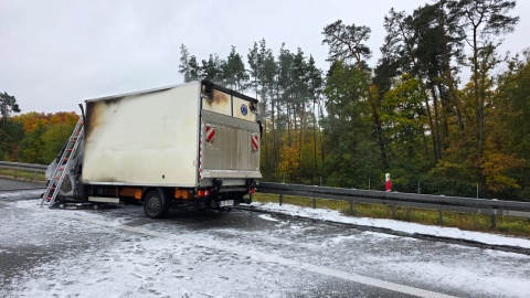 Pożar dostawczego busa w Otłoczynie/fot. KP PSP Aleksandrów Kujawski