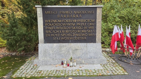 W 87. rocznicę pierwszych straceń na Barbarce, Toruń oddał hołd ofiarom niemieckich zbrodni/fot. Mariusz Luda