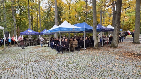 W 87. rocznicę pierwszych straceń na Barbarce, Toruń oddał hołd ofiarom niemieckich zbrodni/fot. Mariusz Luda