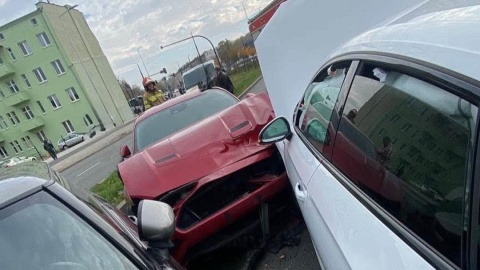 Cztery auta zderzyły się w centrum Bydgoszczy. /fot. Heron15 Pomoc Drogowa Bydgoszcz 24h Andruszczenko Krystian