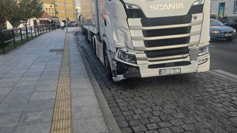 Wypadek na Wałach Jagiellońskich w Bydgoszczy. /fot. Heron15 Pomoc Drogowa Bydgoszcz 24h Andruszczenko Krystian