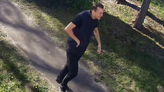 Rozpoznajesz tego mężczyznę Jest poszukiwany za uszkodzenie pojazdu