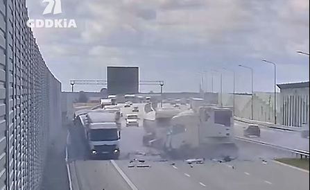 Rozpędzona ciężarówka wpada w inną. Generalna Dyrekcja Dróg udostępnia wstrząsające wideo