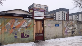 Zima bywa śmiertelna dla bezdomnych. Policjanci i strażnicy pomagają przetrwać mrozy