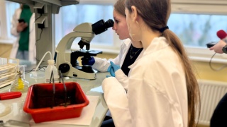 Pasji mają tyle, że dzielą się nią bez końca. Noc biologów trwała... od rana do zmierzchu [zdjęcia]