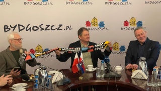 Położyli się na lód i uratowali dzieci. Prezydent i wojewoda podziękowali bohaterom [zdjęcia]