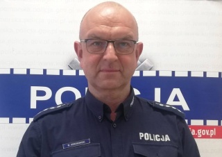 Dzielnicowy z Wąbrzeźna ocalił życie bezdomnemu. To kolejna osoba, którą uratował [zdjęcia]