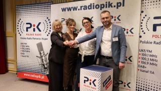 Łąki dla pszczół, a w zamian wiedza o cyberbezpieczeństwie. Ruszyła kampania Pole do popisu
