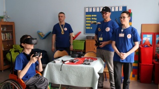 Sekcja dronowa powstała w szkole Braille039a w Bydgoszczy [wideo]