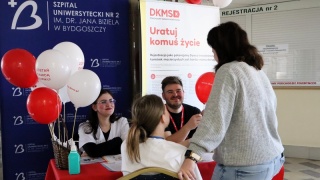 Ta pięciominutowa przerwa w pracy może uratować życie. Baza dawców jest otwarta