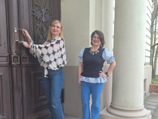 Maturalny maraton. Pierwszym wyzwaniem jest otwarcie zabytkowych drzwi ogromnym kluczem
