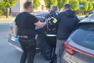 Atak z nożem w Sępólnie Krajeńskim. 24-latek usłyszał zarzut usiłowania zabójstwa [zdjęcia]