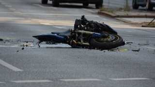 70-letni motocyklista w szpitalu. Przewrócił się, gdy próbował nagle zahamować
