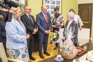 Czworo stulatków z regionu uhonorowanych. Mimo trudnych doświadczeń mogą nas uczyć optymizmu [zdjęcia]