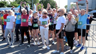W fotelu człowiek się nie wyleczy. Seniorzy na starcie akcji Aktywny Poranek 60 plus [zdjęcia]