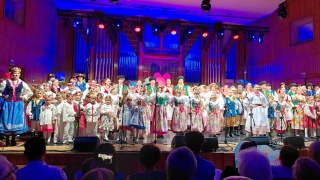 Dzieci Ziemi Bydgoskiej: Gdy tańczymy, patrzymy na nasze mamy. Po koncercie w Filharmonii