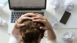 Trudny powrót do pracy po chorobie psychicznej. Problem dotyka tysięcy osób